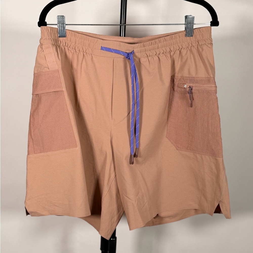 NWOT Lululemon Water-Repellent Hiking Short 8"